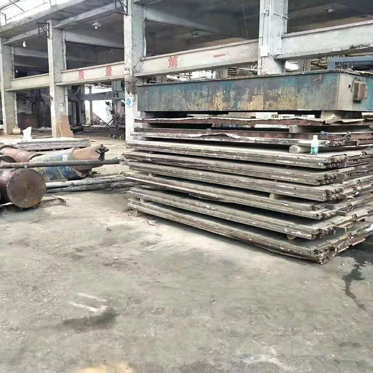 處理二手4x8尺熱壓機2臺 河北華龍產(chǎn) 15層 壓力600T