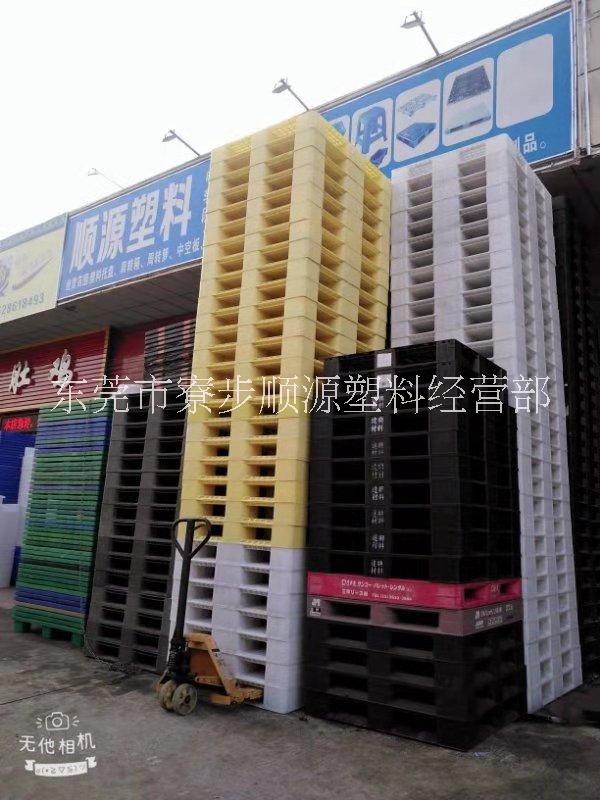 東莞卡板長(zhǎng)期出售二手塑膠卡板田字塑料托盤