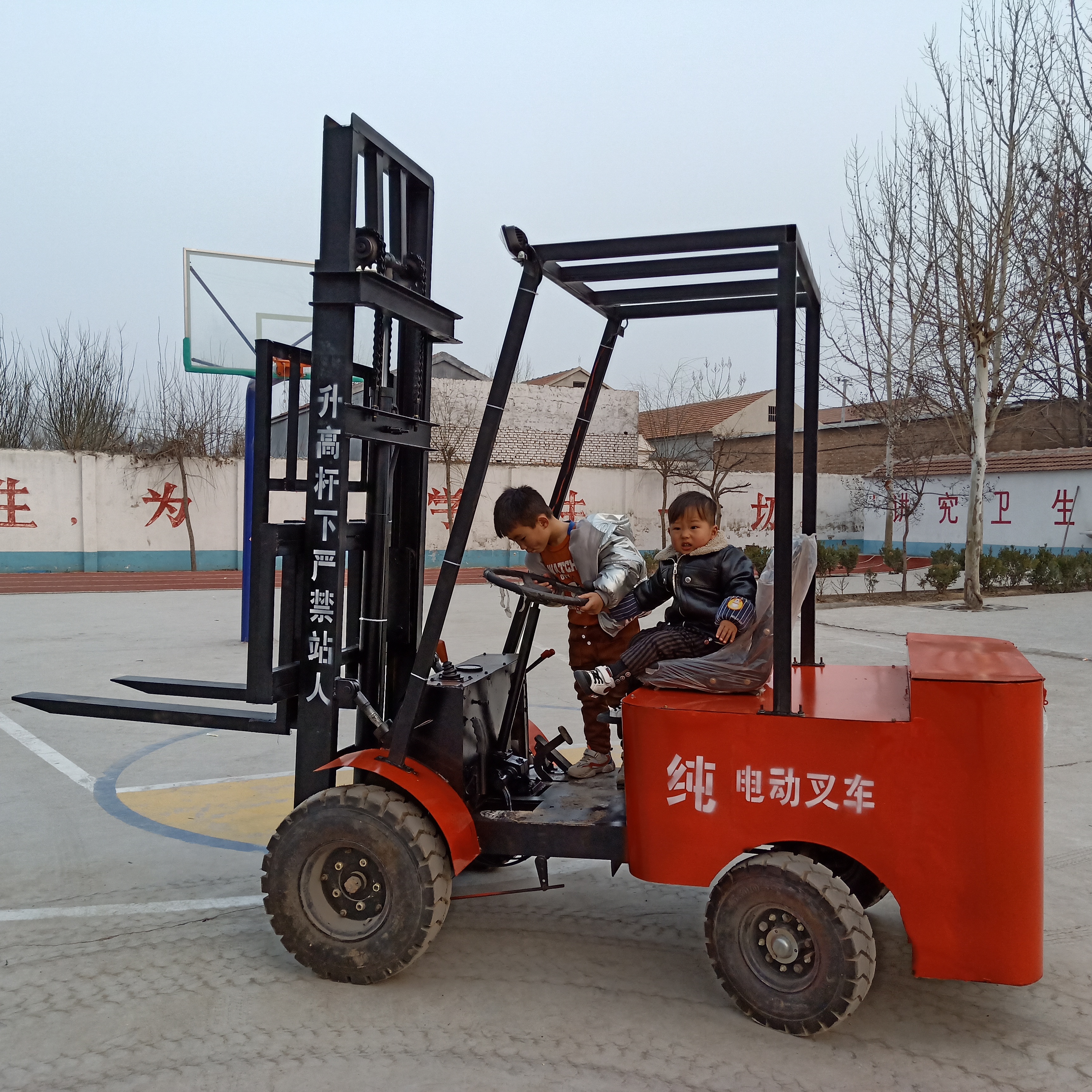 起重叉車 電動(dòng)四輪叉車載重機(jī)   起重叉車廠家直銷