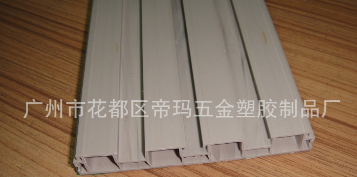 供應塑料踢腳板，墻角踢腳線， PVC軟質踢腳線