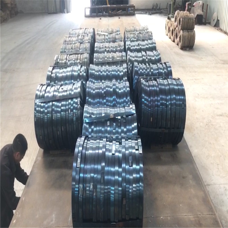 C現(xiàn)貨批發(fā)0.9*32 烤藍(lán)鐵皮打包鋼帶發(fā)藍(lán)帶鋼今日?qǐng)?bào)價(jià)