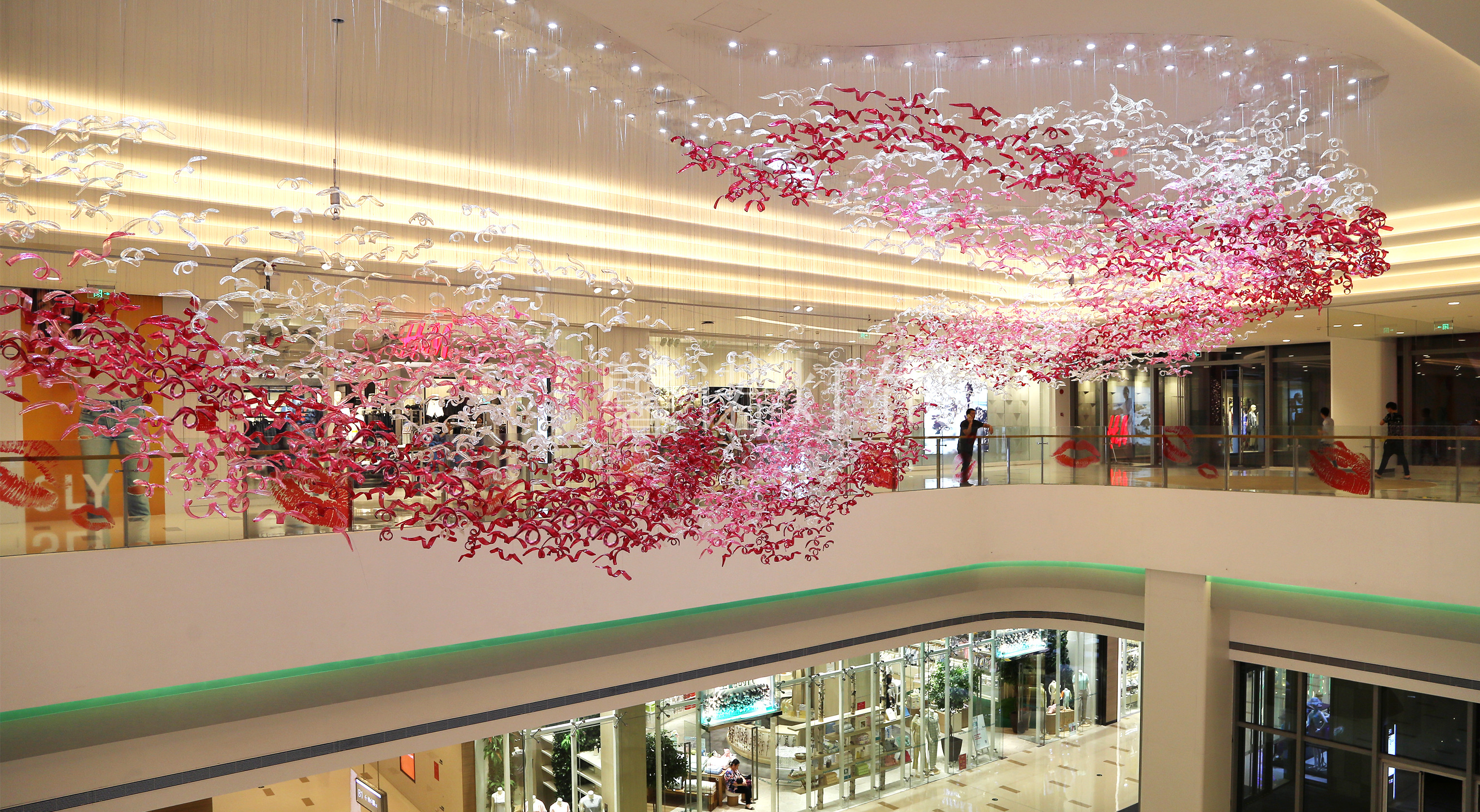 非標(biāo)工程燈 藝術(shù)裝置定制 熱戀