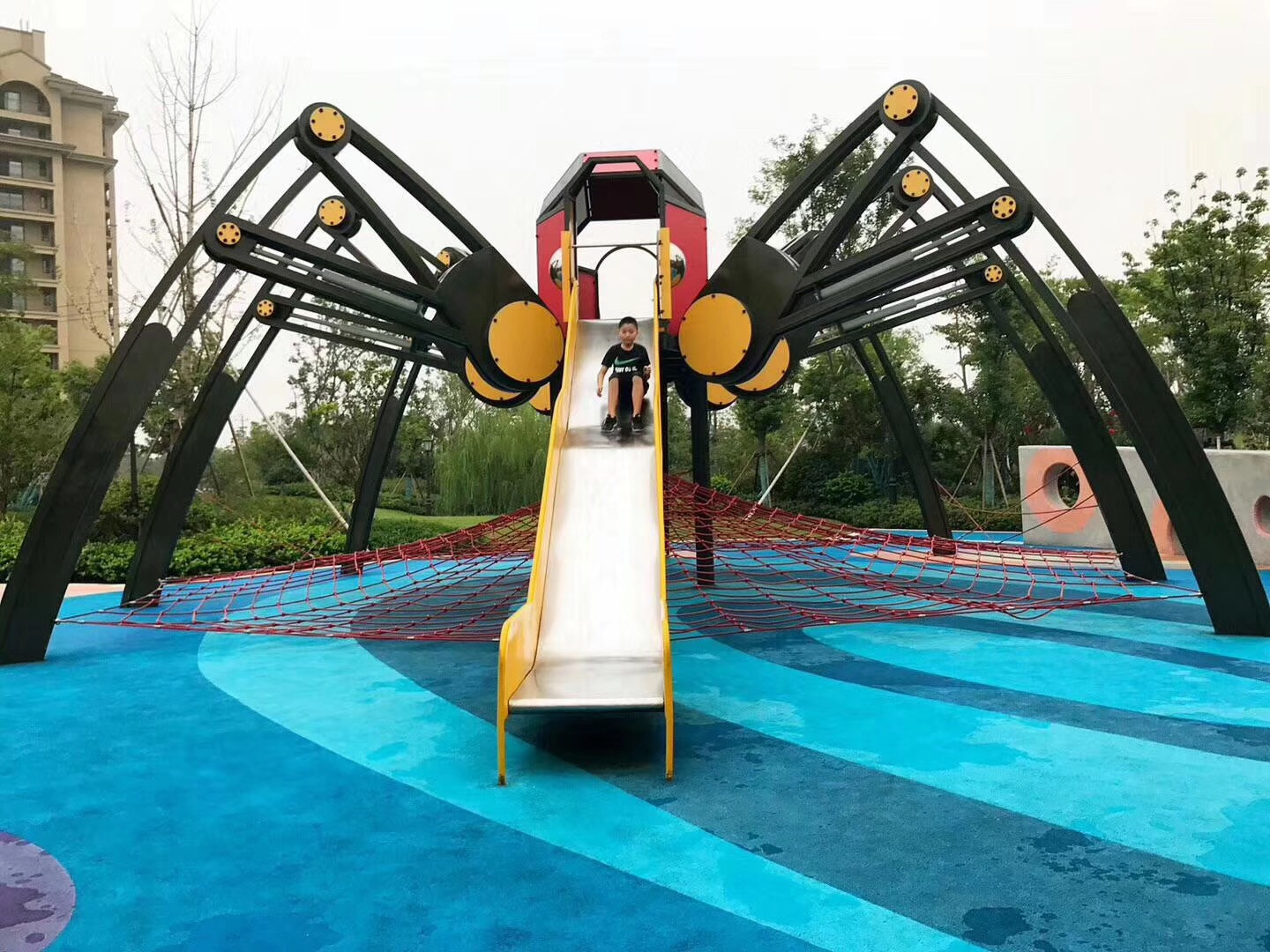廣州市非標(biāo)定制滑梯 非標(biāo)定制大型滑梯公園小區(qū)娛樂場所幼兒園*
