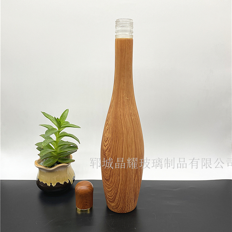 洋酒瓶700ml 洋酒瓶的價格  *洋酒瓶定做廠家   洋酒瓶生產(chǎn)廠家  洋酒瓶批發(fā)  洋酒瓶廠家 山東酒瓶生產(chǎn)廠家
