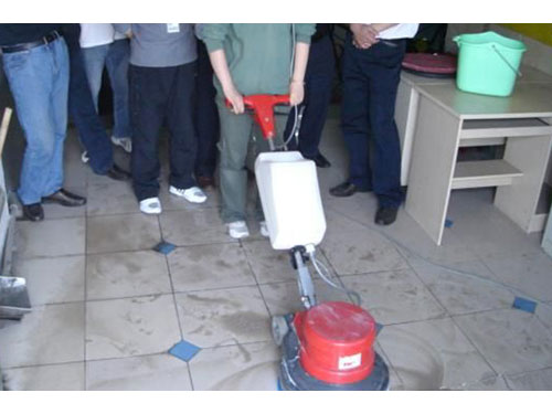 承接地毯、地板膠*后瓷磚除膠，專業(yè)去除地板膠，地板打蠟 地板除膠