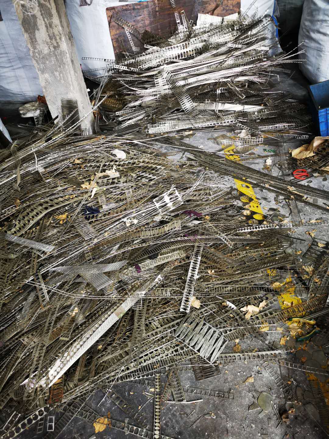 珠海廢白銅回收多少錢,珠海廢白銅回收?qǐng)?bào)價(jià),珠海廢白銅回收哪家好（深圳市三林兄弟實(shí)業(yè)投資有限公司）