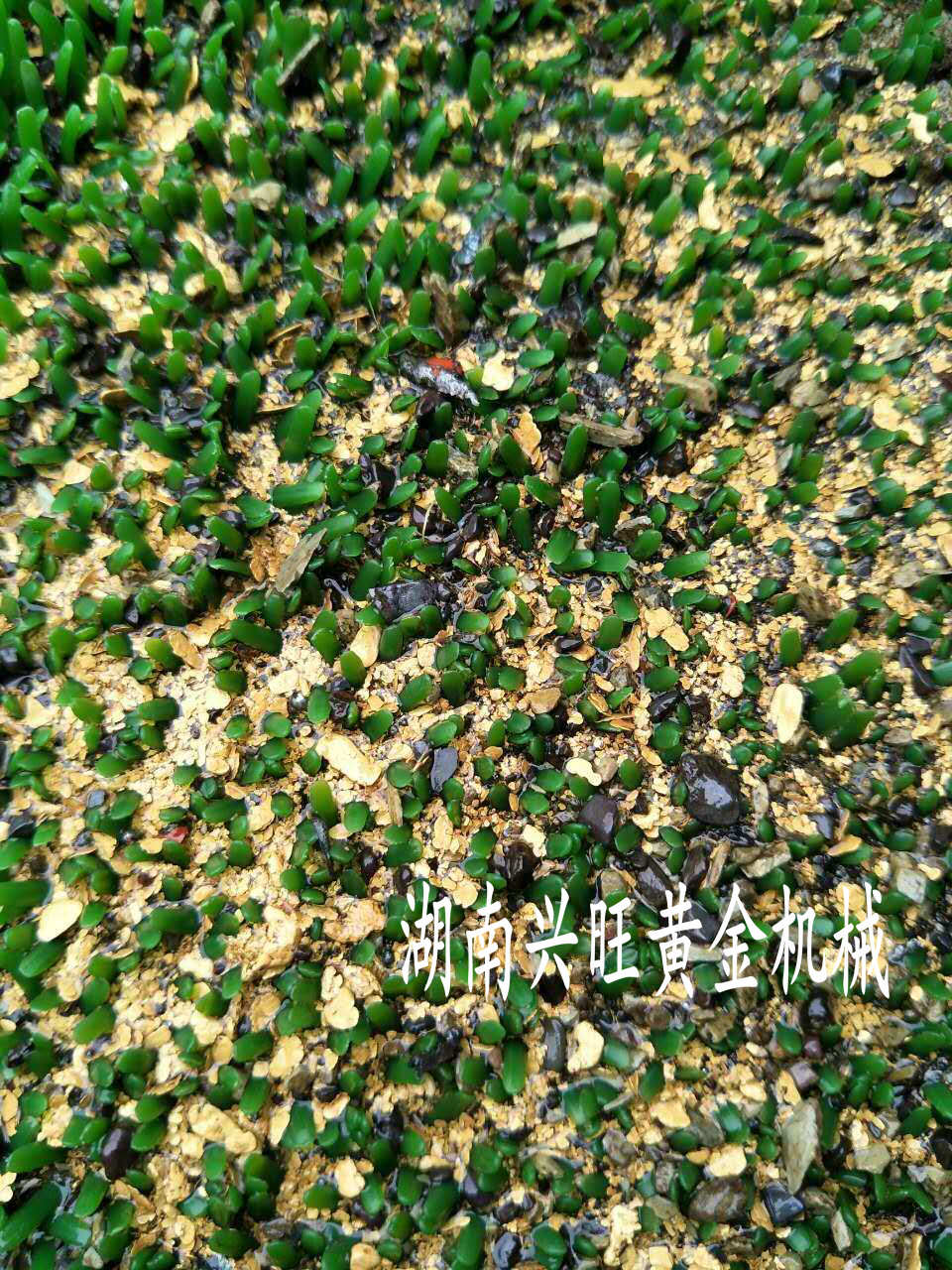 長沙旱地淘金船廣泛適用于河道、水庫…的采金使用，工作區(qū)域面大，河道深淺不受限制，結構設計合理