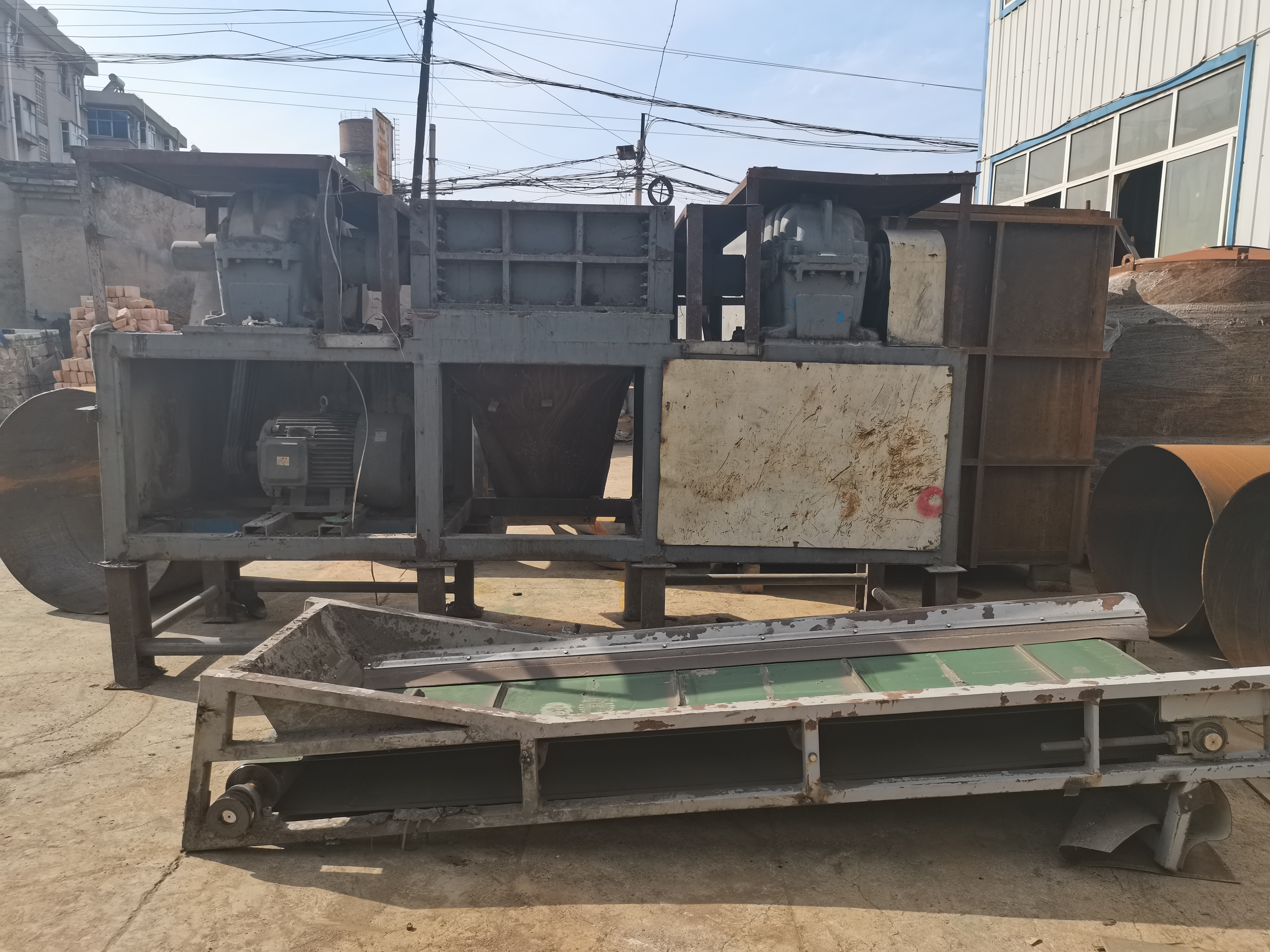 江蘇常熟二手造紙垃圾撕碎機(jī)800型5萬(wàn)
