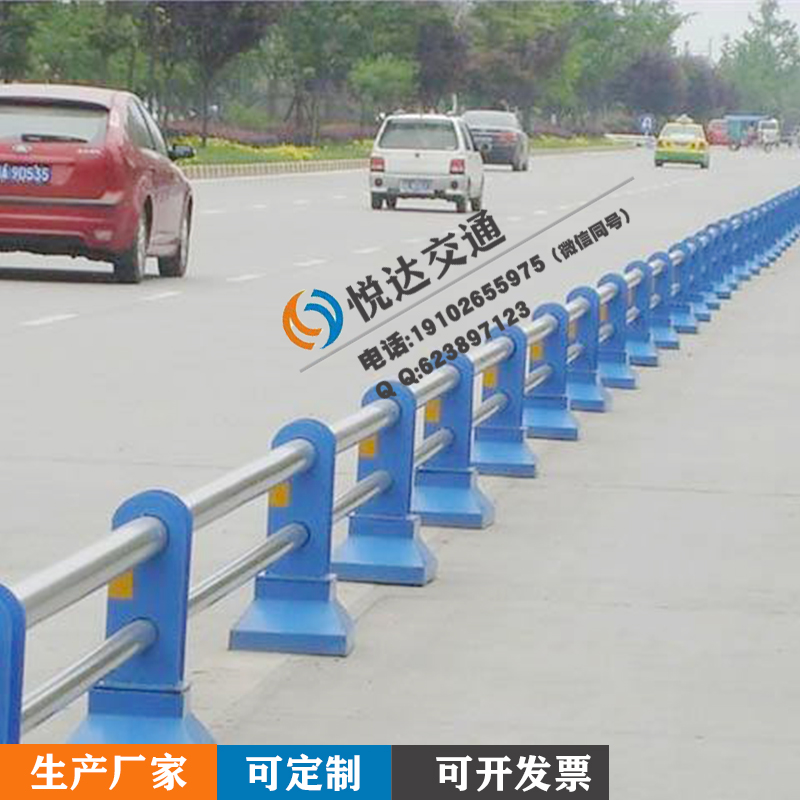道路隔離欄 不銹鋼復(fù)合管機(jī)非道路中央馬市政交安通道路隔離欄隔離墩廠家貨源
