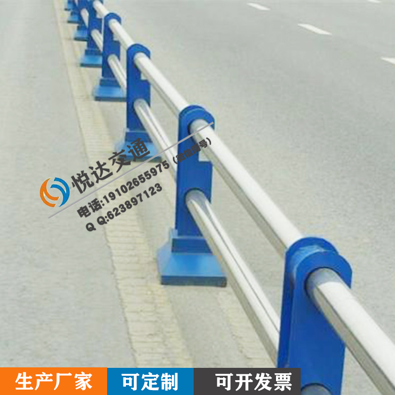 道路隔離欄 不銹鋼復(fù)合管機(jī)非道路中央馬市政交安通道路隔離欄隔離墩廠家貨源