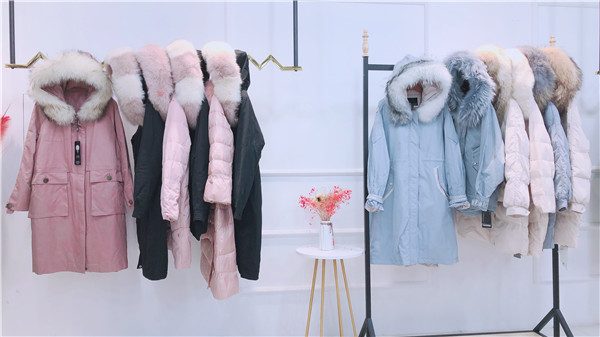 大帝冬季時尚休閑品牌女裝折扣貨源，品牌折扣女裝走份批發(fā)