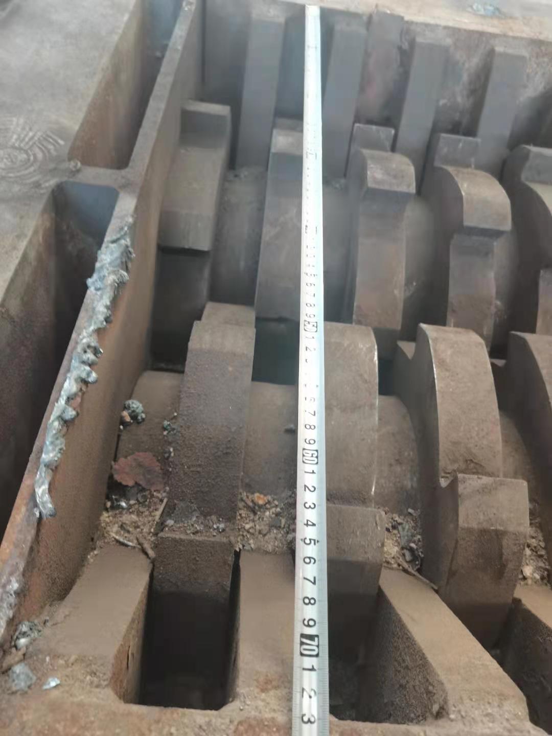 轉(zhuǎn)讓二手剪切式撕碎機(jī) 編織袋撕碎機(jī)1000型7萬