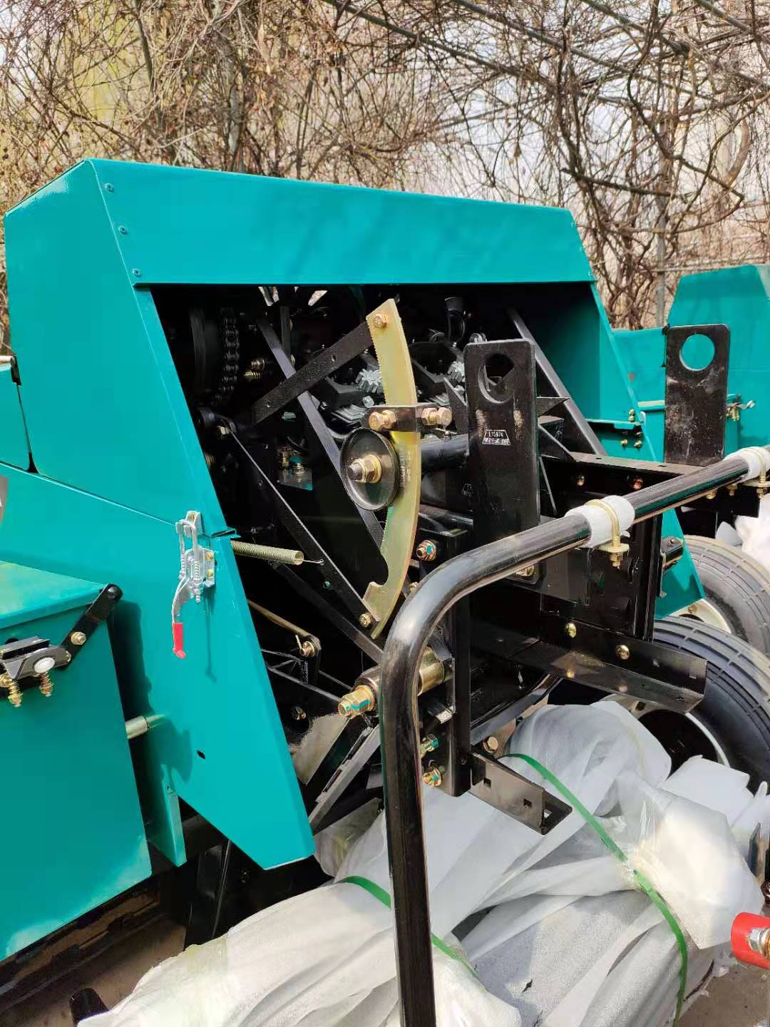 雷沃3045A  雷沃3045A撿拾打捆機(jī)  可以加裝單軸粉碎  雙軸粉碎