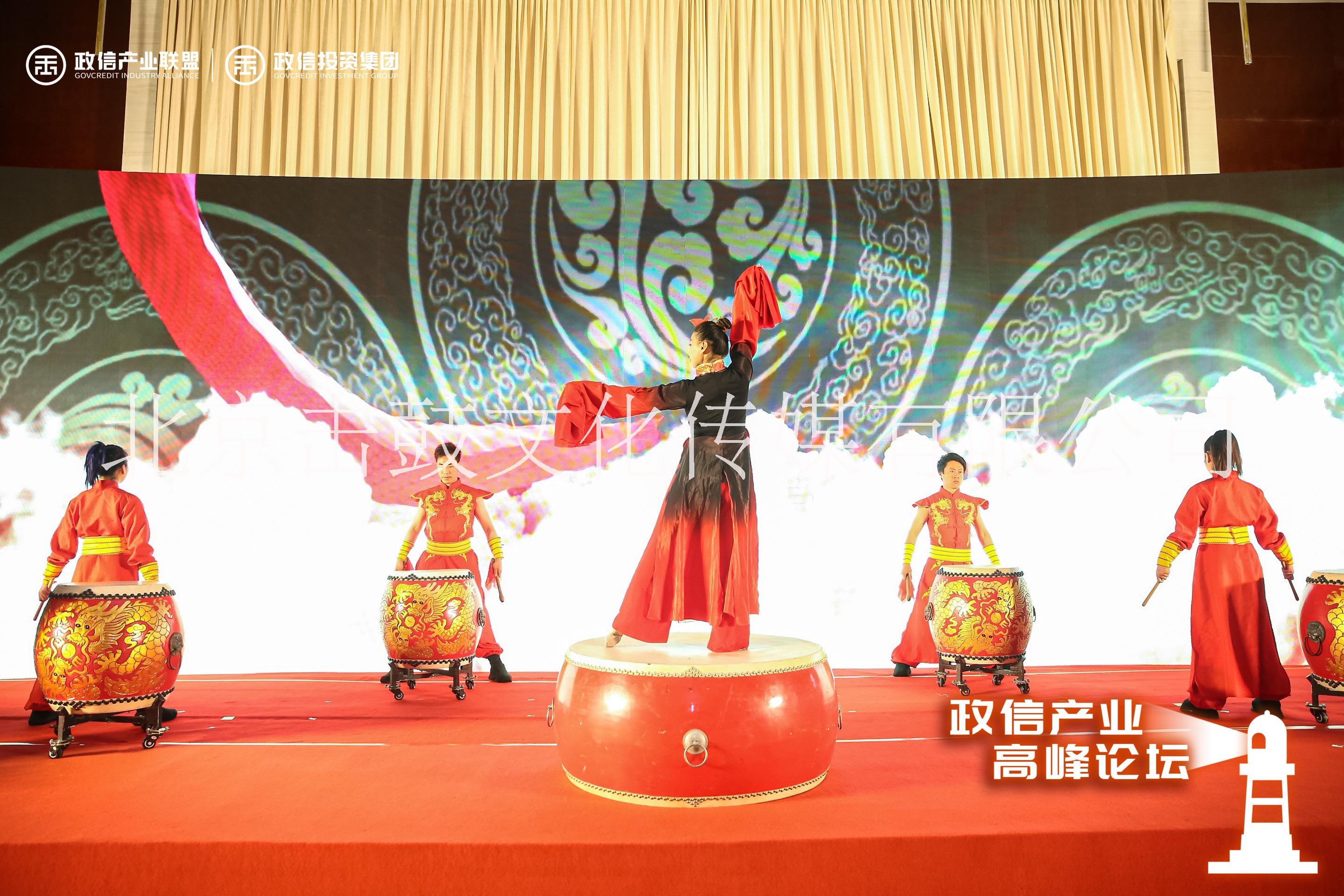 美女鼓上舞北京開場鼓教學(xué)戰(zhàn)鼓教學(xué)年會(huì)擊鼓培訓(xùn)北京鼓樂隊(duì)