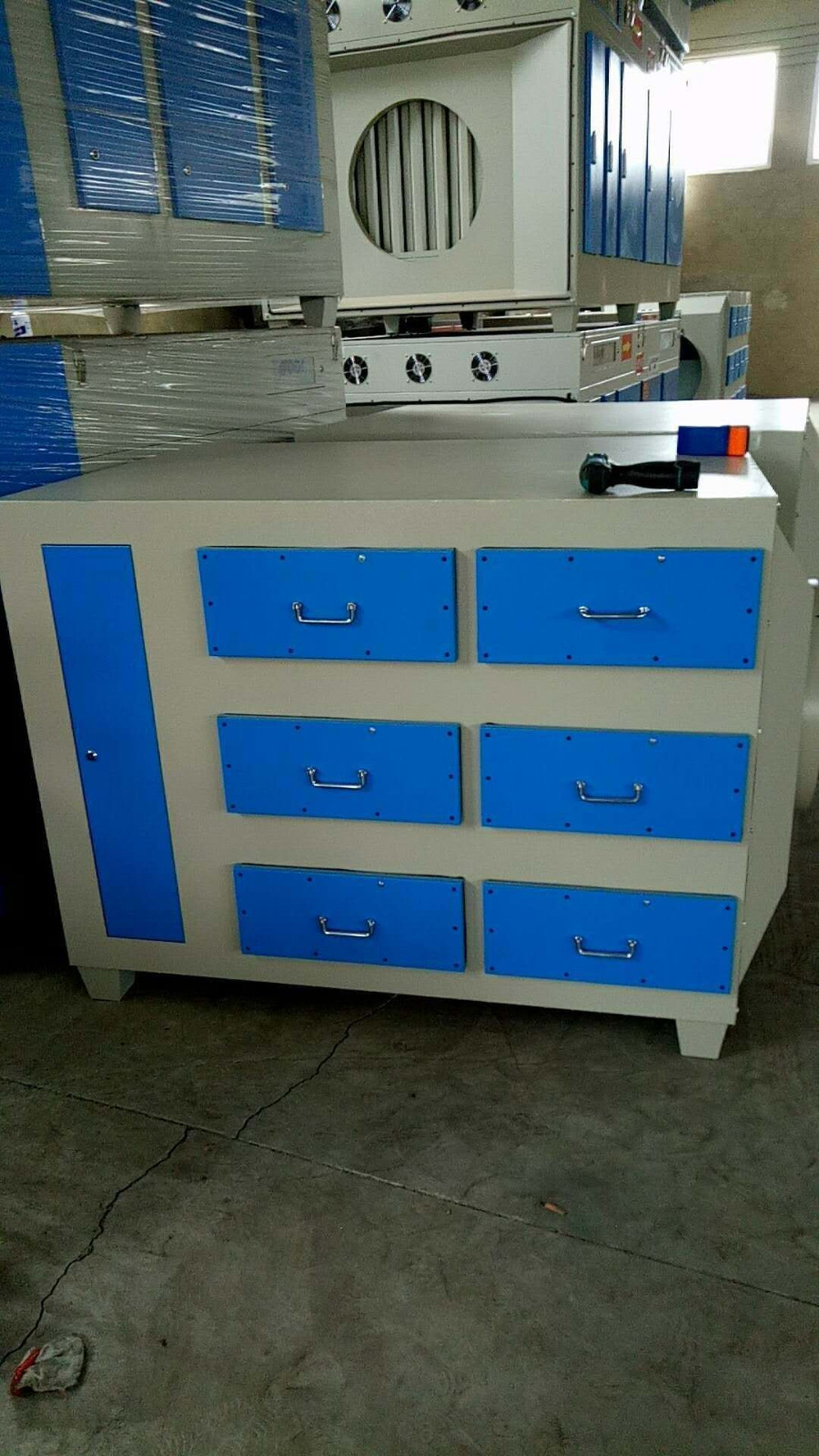 石油廠塑料廠化工廠廢氣凈化設(shè)備，10000風(fēng)量活性炭吸附箱