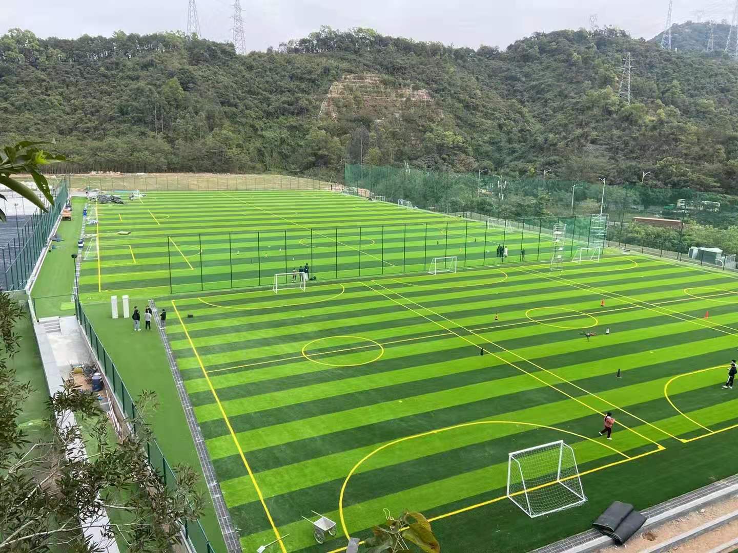 中山學(xué)校足球場草坪規(guī)劃設(shè)計施工公司 人工草坪設(shè)計報價表電話