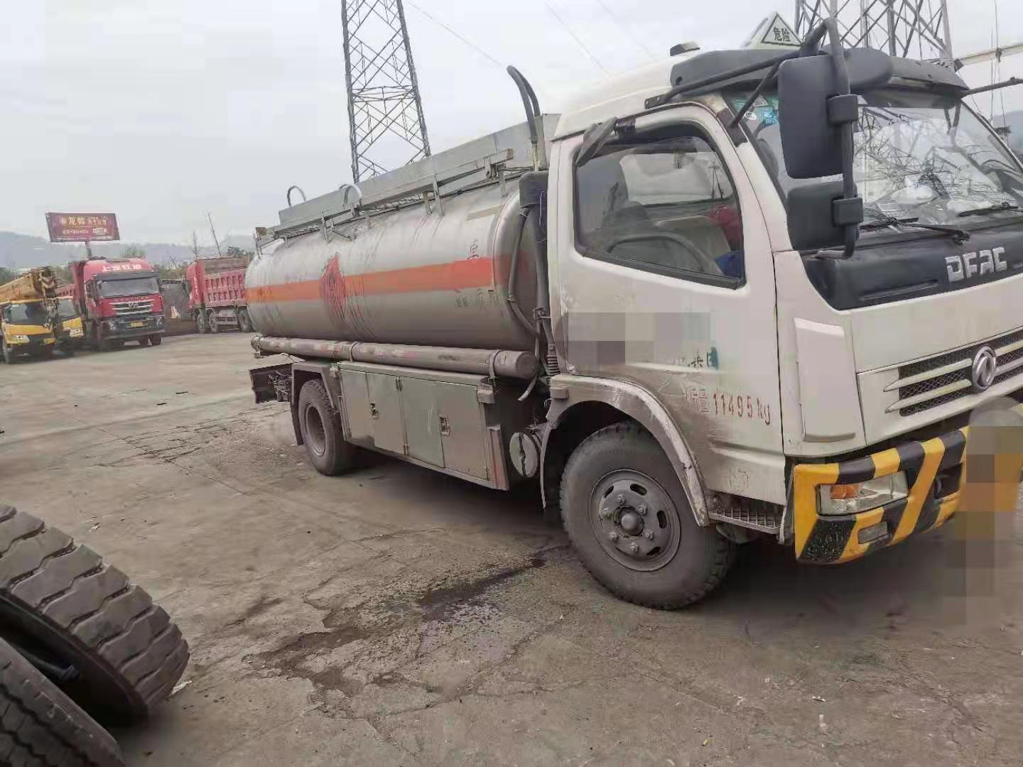 8噸二手加油車 8噸二手油罐車手續(xù)齊全