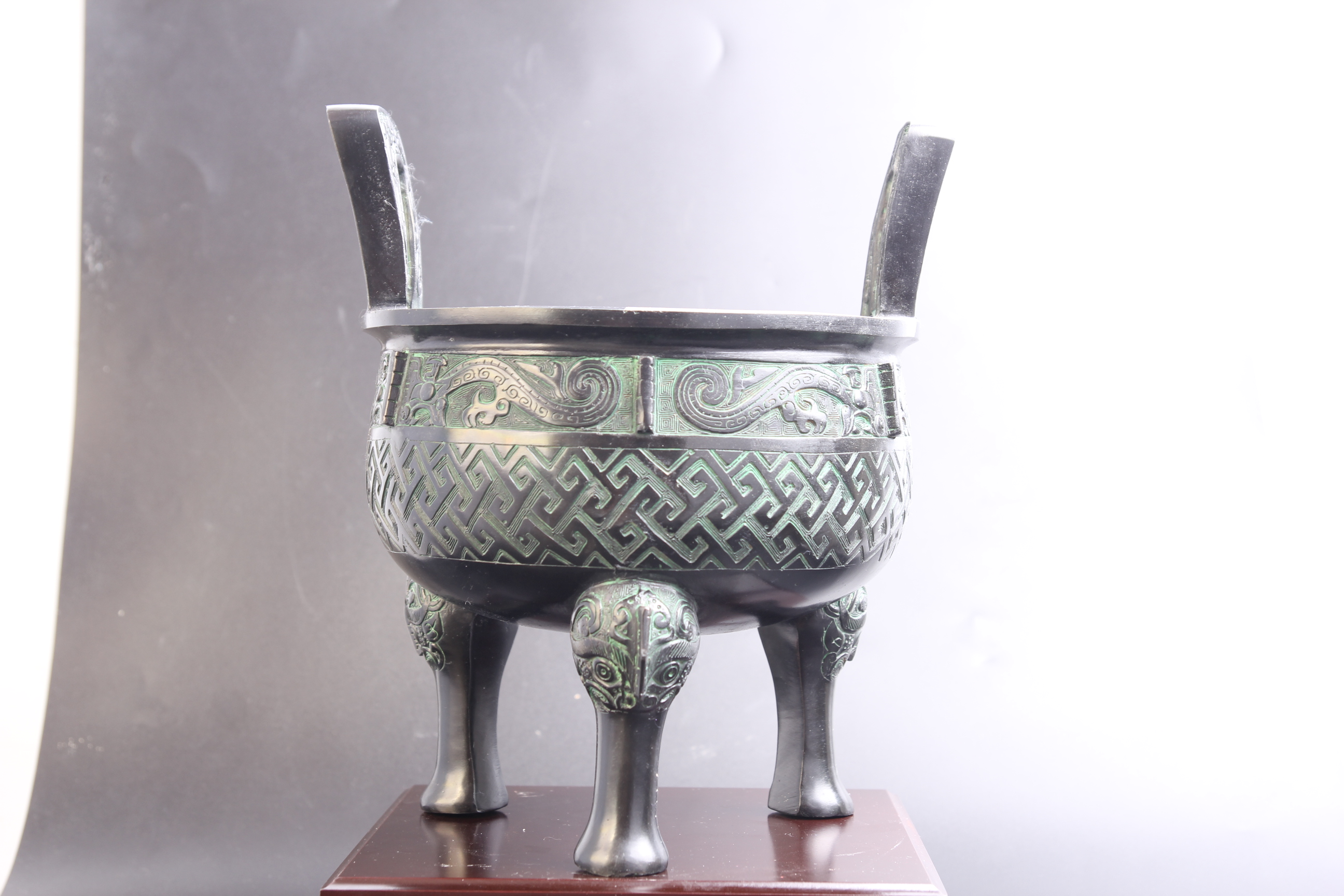 仿古青銅器擺件勾連紋鼎工藝品節(jié)日禮品漢婚影視道具定制