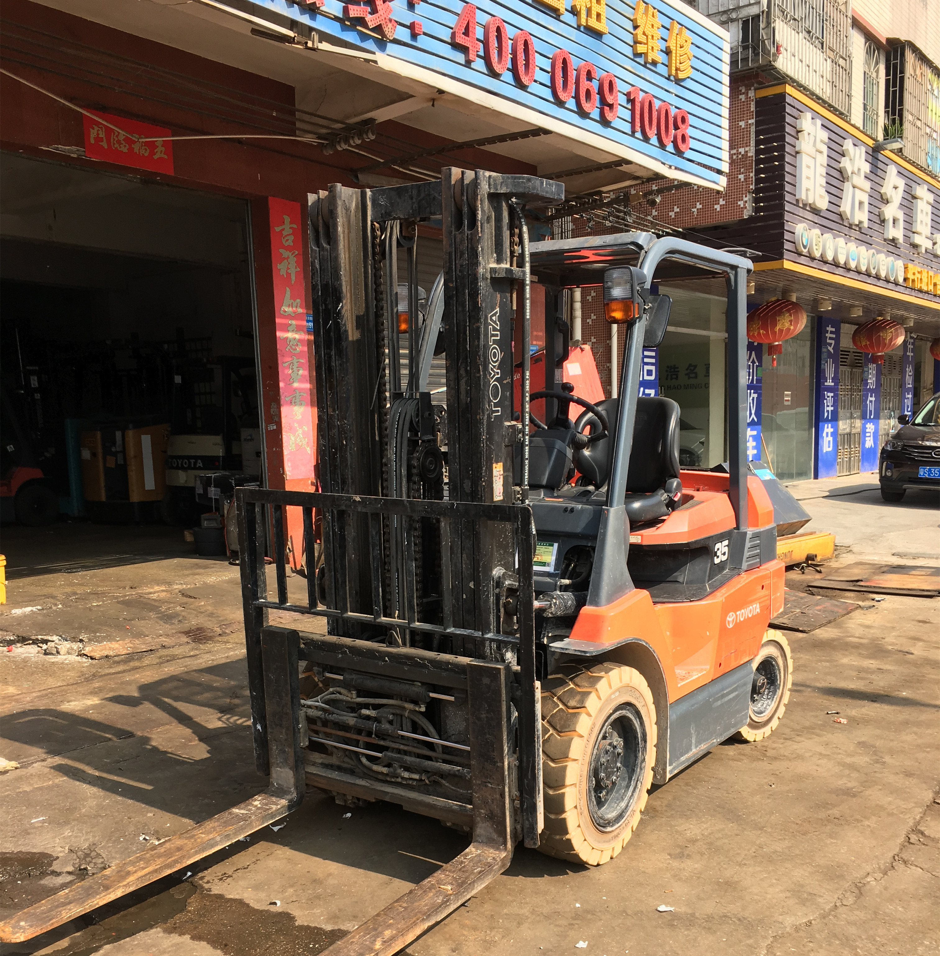 二手進(jìn)口3噸豐田叉車(chē)出租