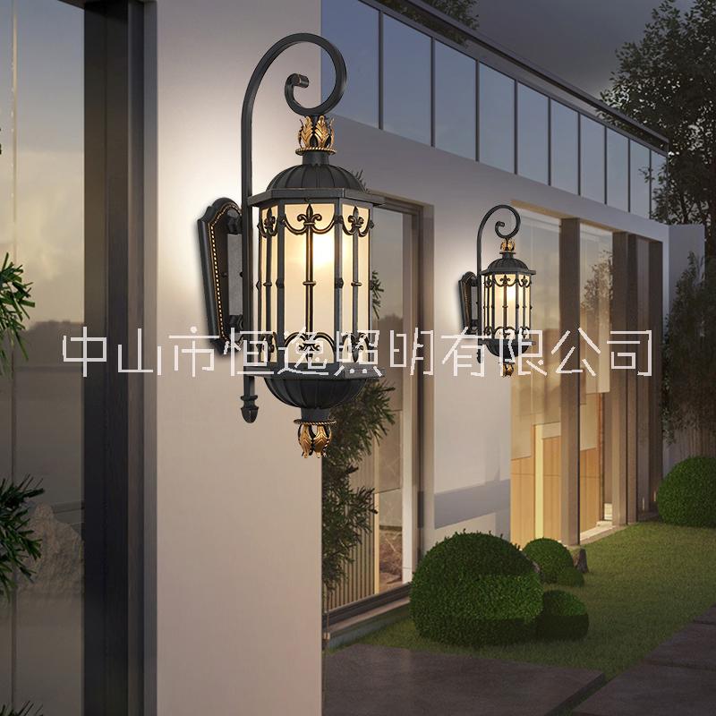 恒逸照明長工藝戶外壁燈