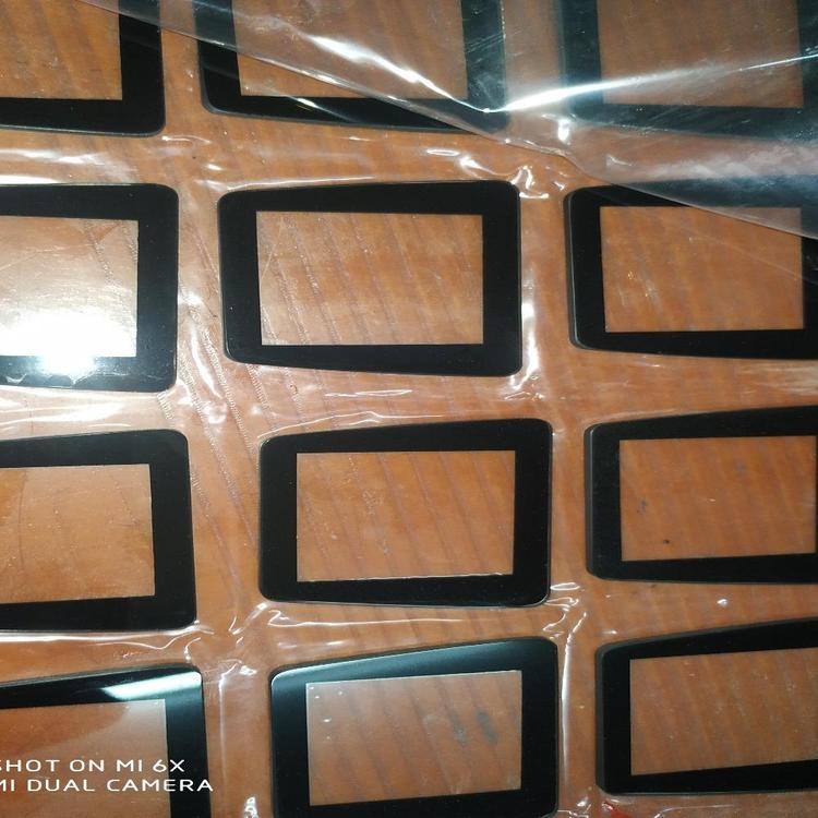 視窗玻璃鏡片定制加工、價格、批發(fā)商、訂購【深圳市龍華區(qū)大浪街道澤容玻璃加工廠】