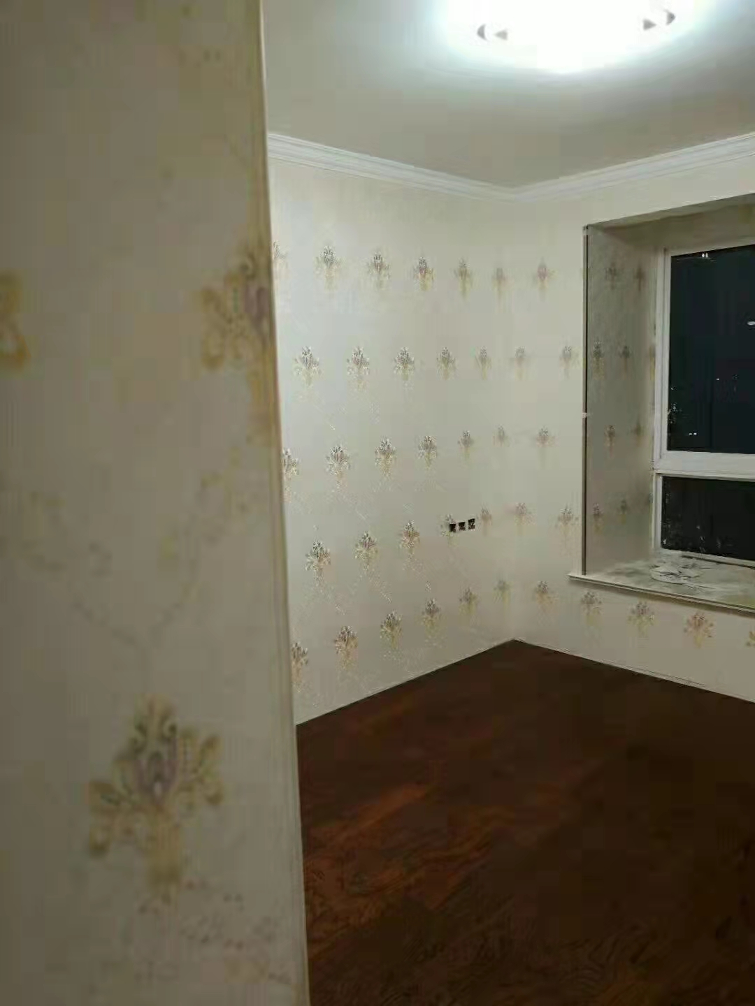 貼壁布聯(lián)系方式  家裝貼壁布哪家貼好