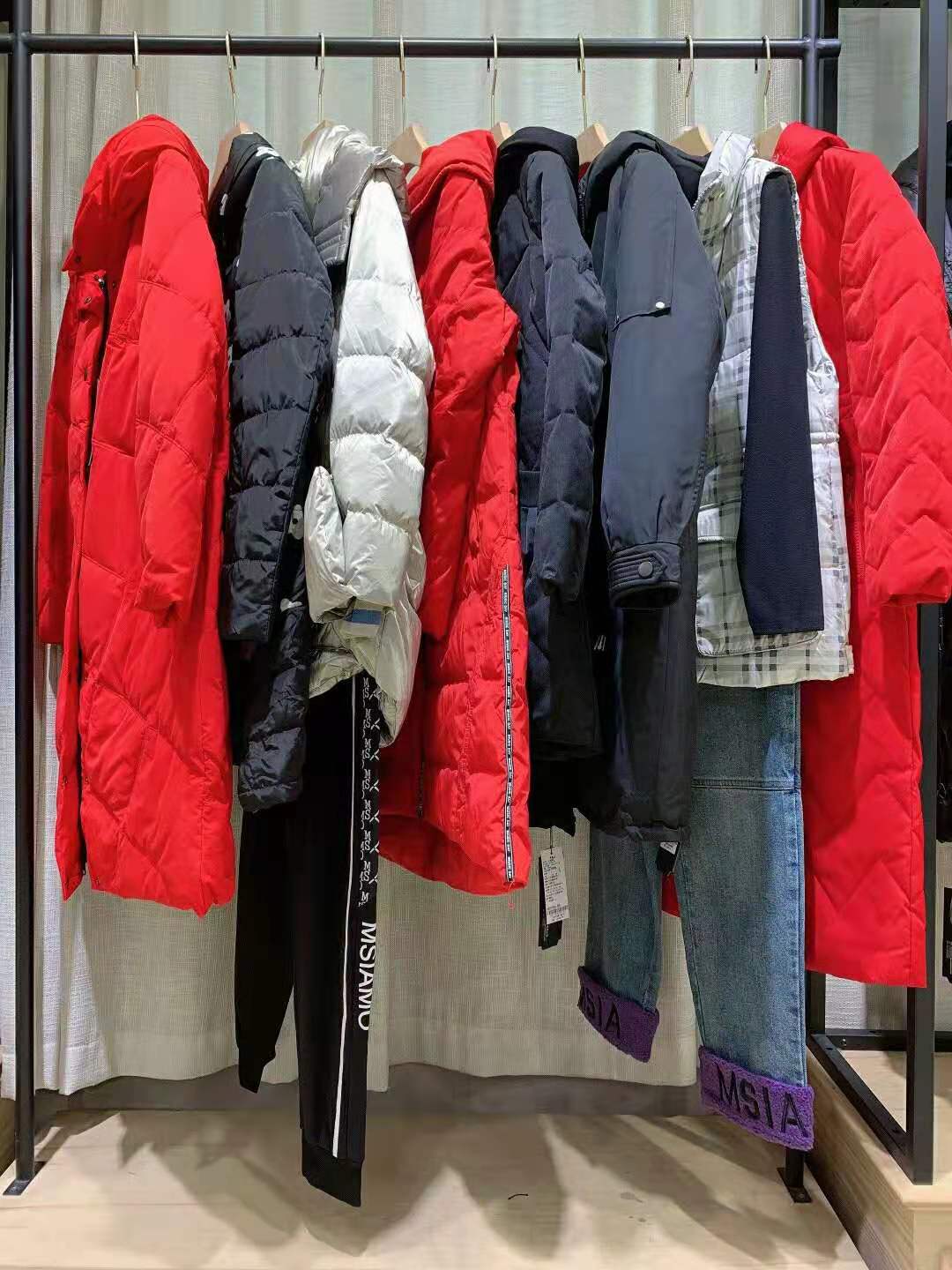 香港女裝品牌漠西摩2021冬羽絨服女裝一手貨源進貨渠道 漠西摩2021冬
