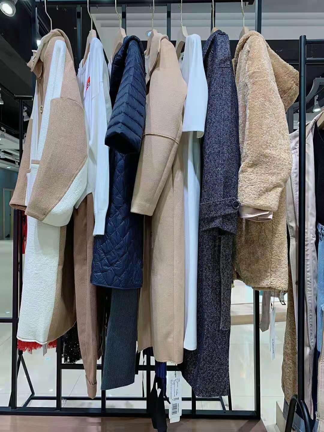 X-MOOM2021冬時(shí)尚品牌專柜撤柜女裝尾貨批發(fā)市場(chǎng)