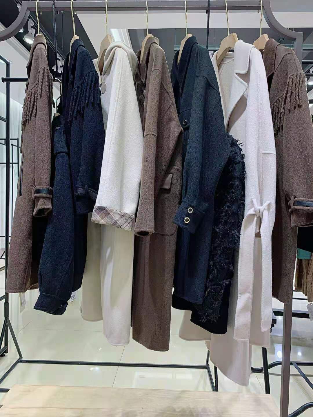 雙面絨羊大衣2021年冬國(guó)內(nèi)一二線品牌服裝貨源批發(fā)