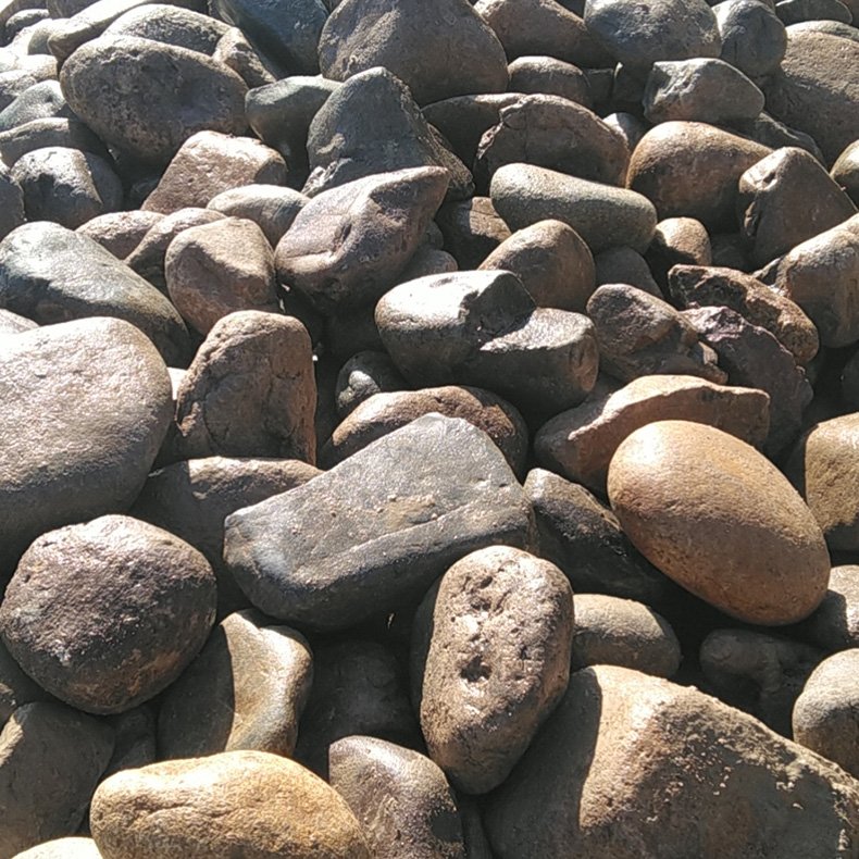 發(fā)現(xiàn)景觀石鵝卵石 人工水系鋪設(shè) 雨花石 礫石 鋪路石