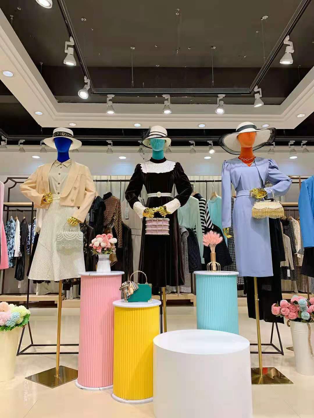 歐式輕奢潮牌尼歐2021秋品牌折扣女裝批發(fā) 工廠尾貨直發(fā) 尼歐2021秋