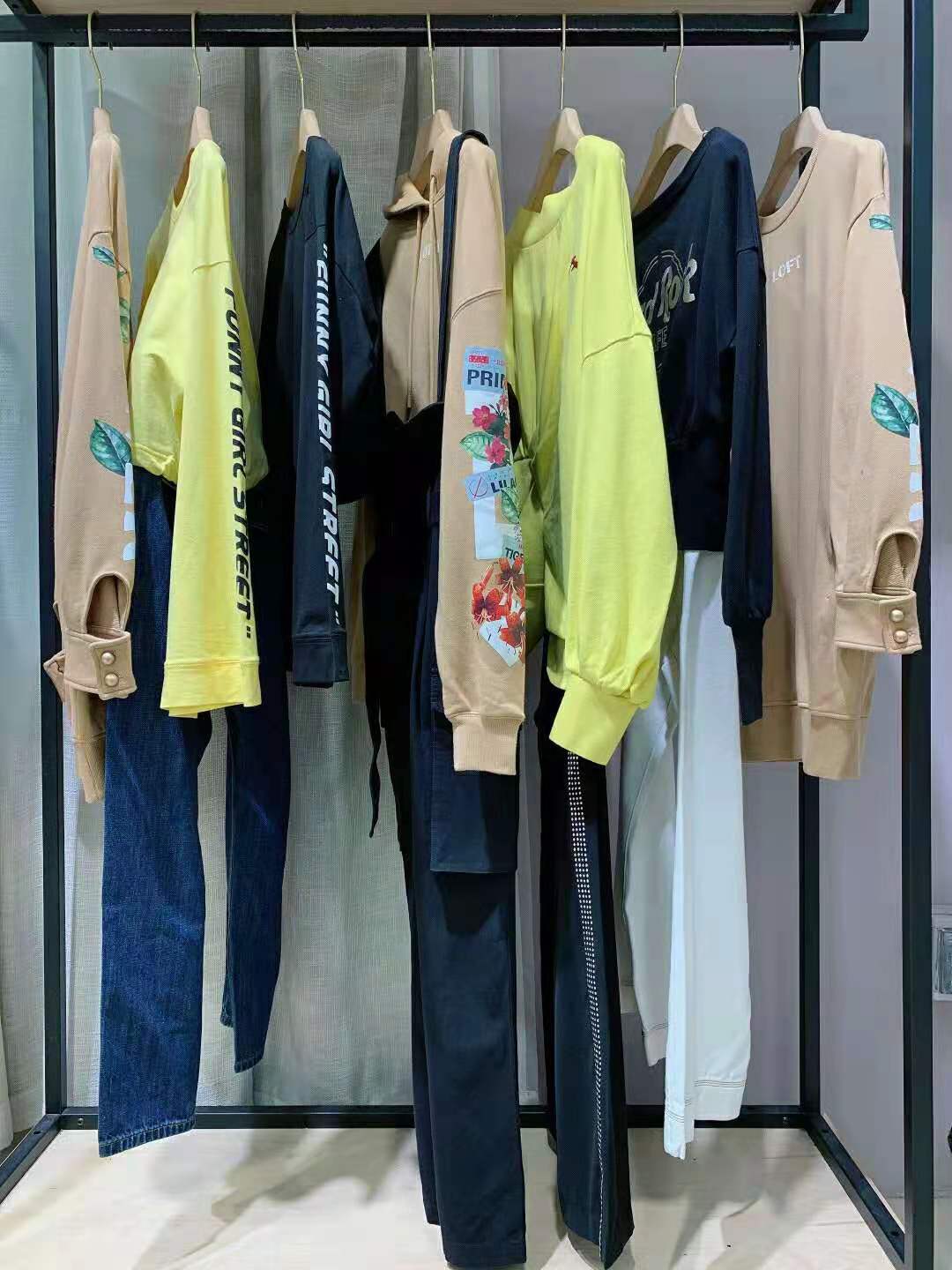 上海輕奢潮牌珞炫2021秋具有性價(jià)比品牌折扣批發(fā) 品牌女裝尾貨批發(fā)