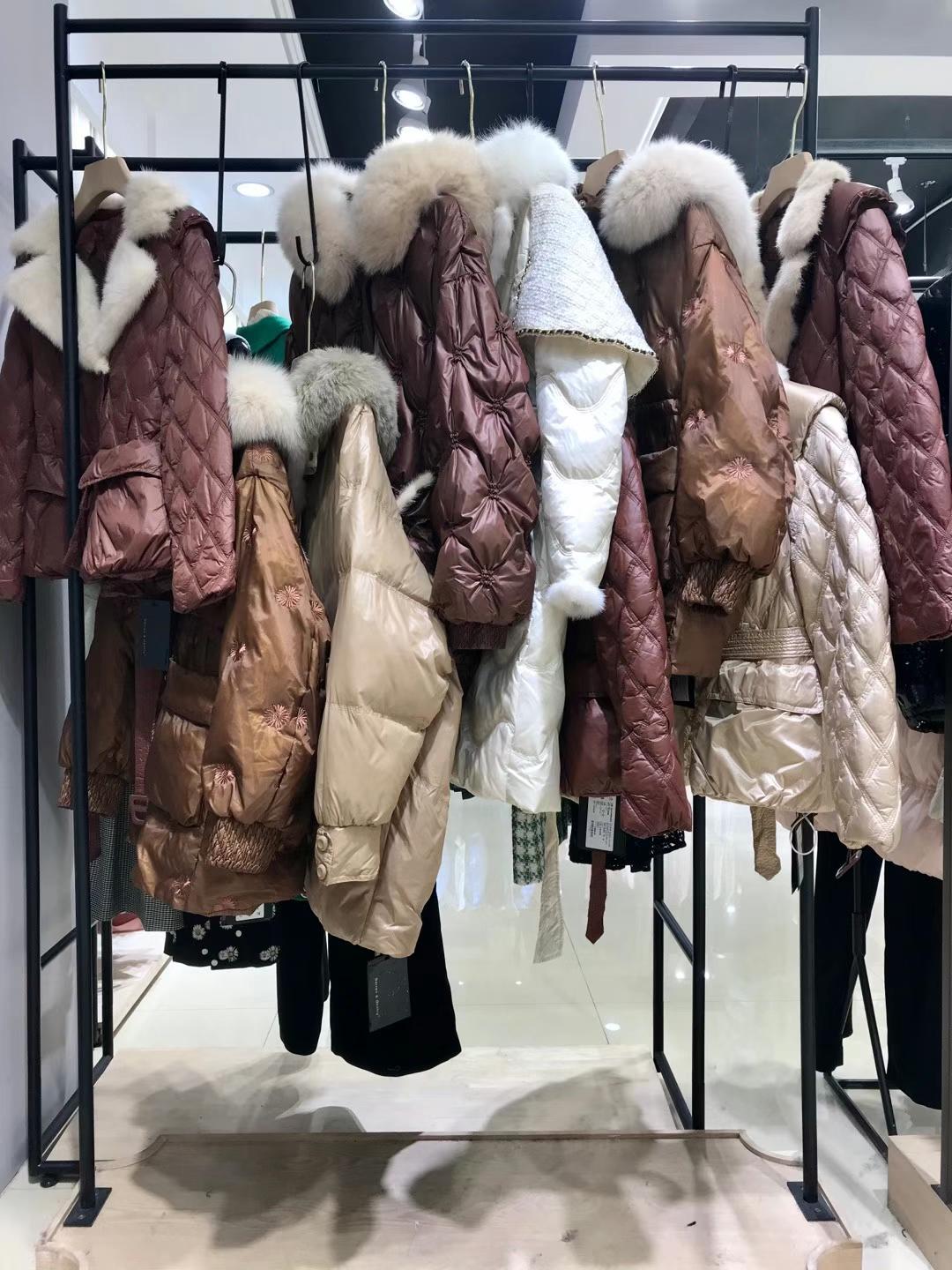 輕奢品牌DG21冬羽絨服小香風(fēng)系列女裝庫(kù)存尾貨批發(fā)網(wǎng)