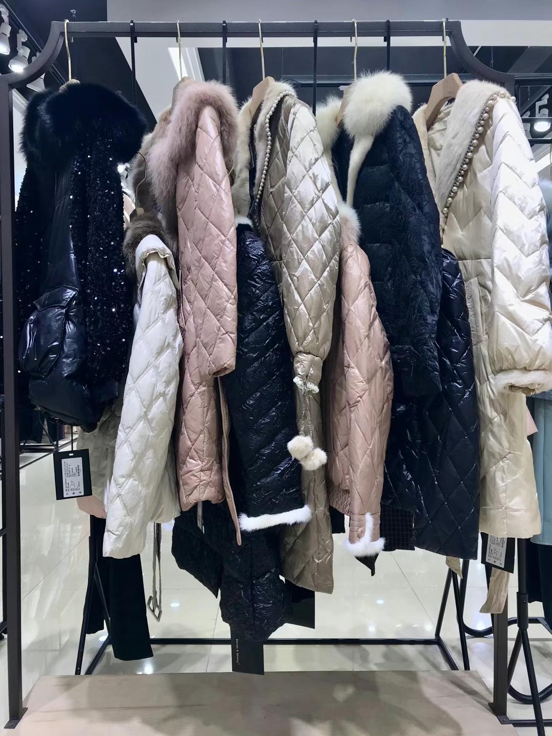 輕奢品牌DG21冬羽絨服小香風(fēng)系列女裝庫(kù)存尾貨批發(fā)網(wǎng)