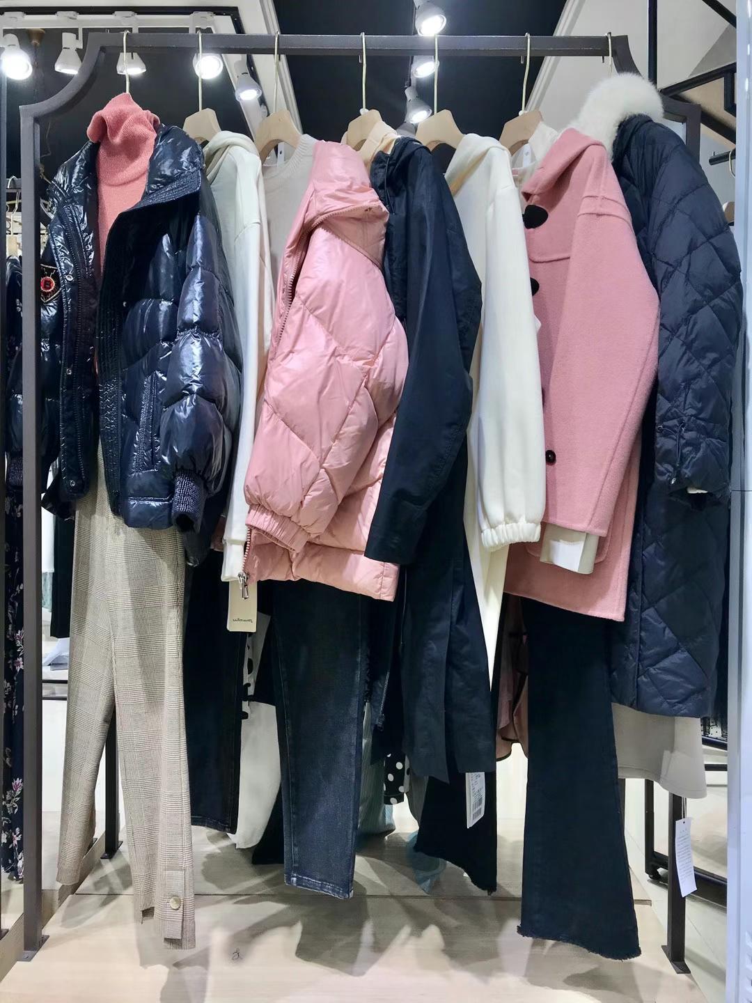 碧可21秋冬女裝品牌折扣店貨源一手批發(fā)