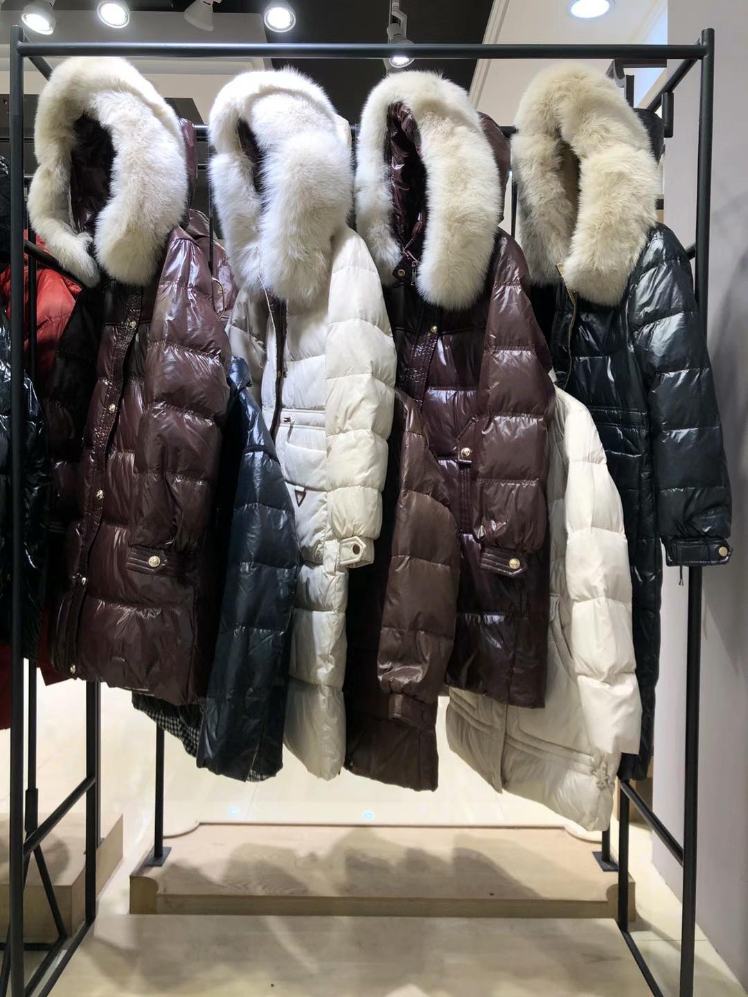 哥芙妮羽絨服2021冬品牌折扣店貨源直播貨源供應(yīng)