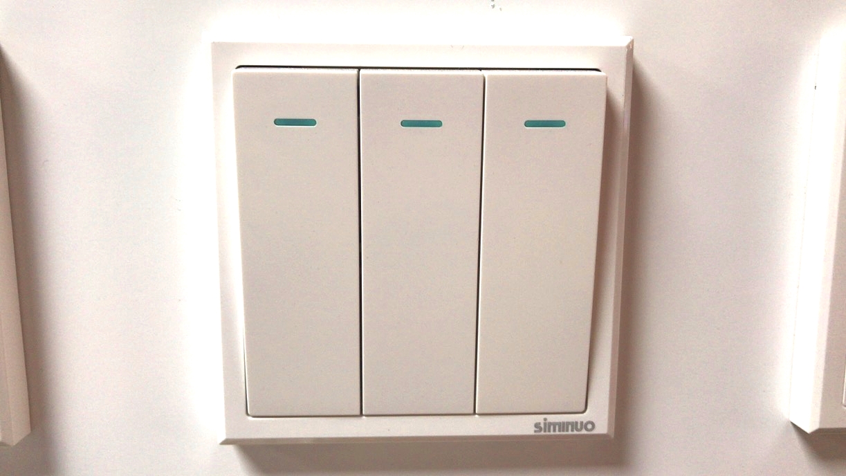 斯米諾開關(guān)面板供應(yīng)商