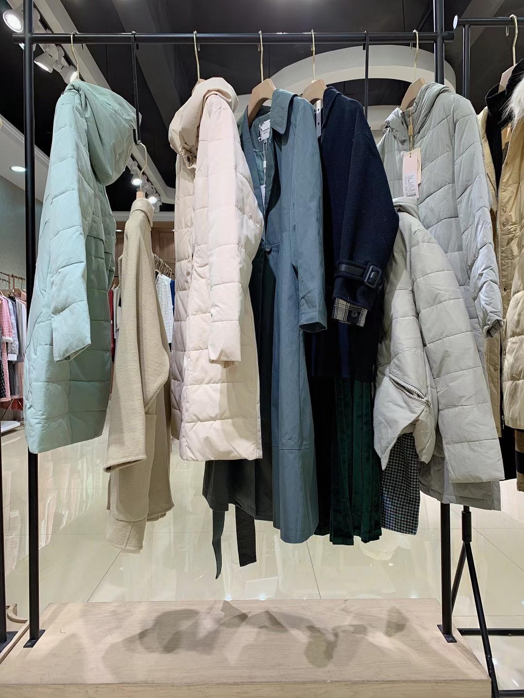 一 線女裝品牌畫夢羽2021冬品牌女裝尾貨一手貨源批發(fā)市場