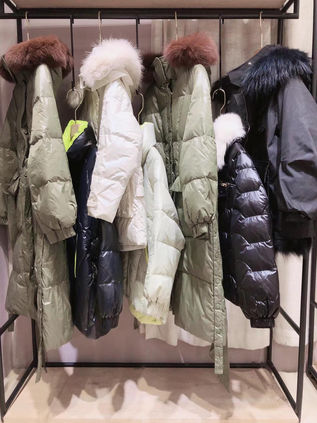 牛班的春天2021冬潮牌專柜輕奢羽絨服女裝折扣店一手貨源批發(fā)