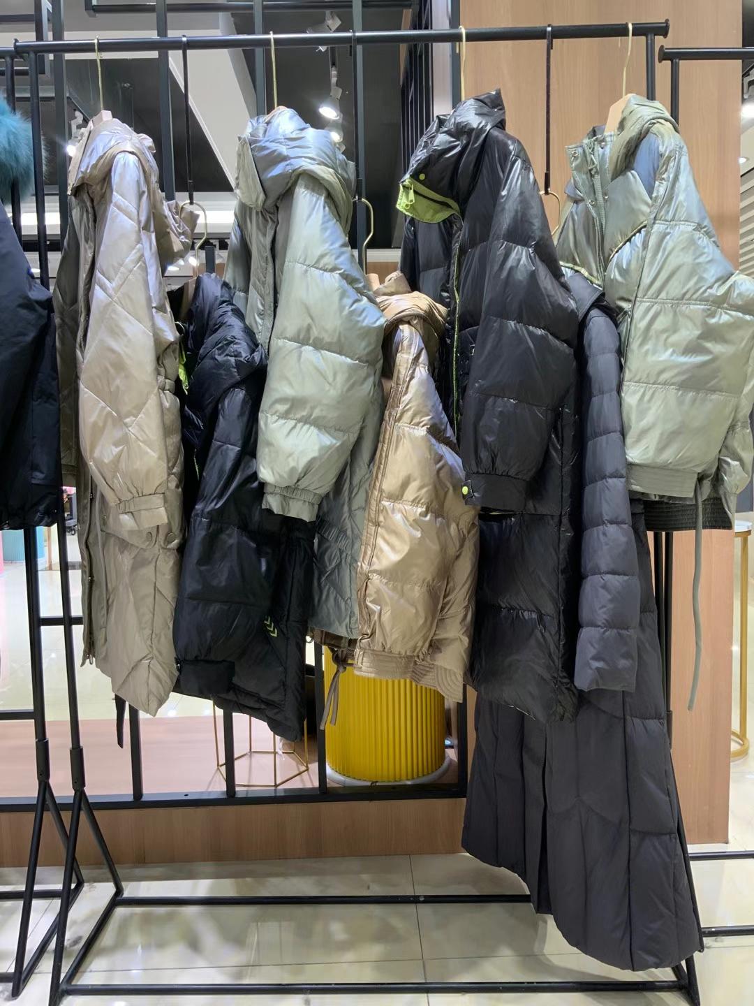 2021冬瓊瓏派克羽絨服高 品質羽絨服品牌折扣女裝尾貨直播一手貨源