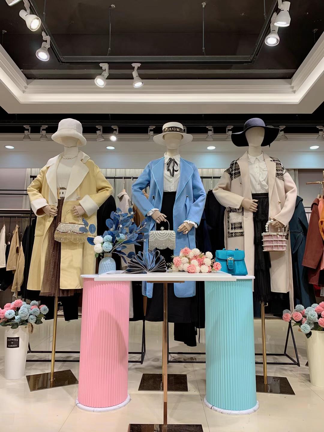 銀 鉆雙面羊絨大衣2021冬大 牌服裝折扣批發(fā)貨源地址和價(jià)格