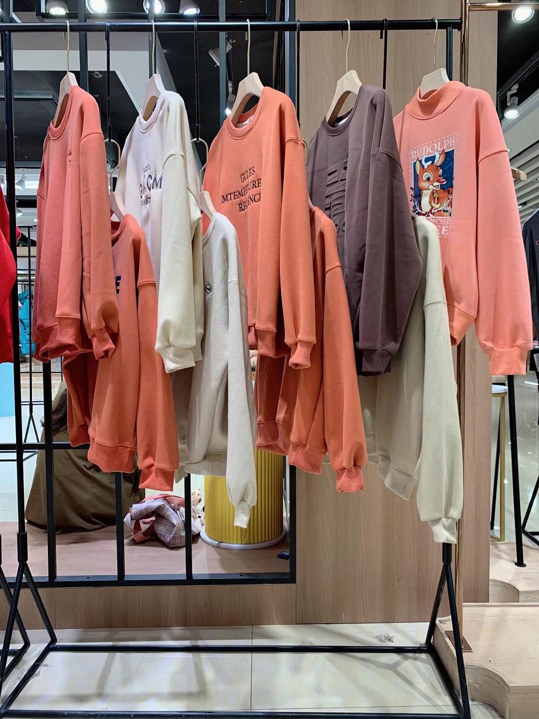西雅芝2021冬國(guó)潮新款加絨衛(wèi)衣折扣女裝庫(kù)存尾貨批發(fā)