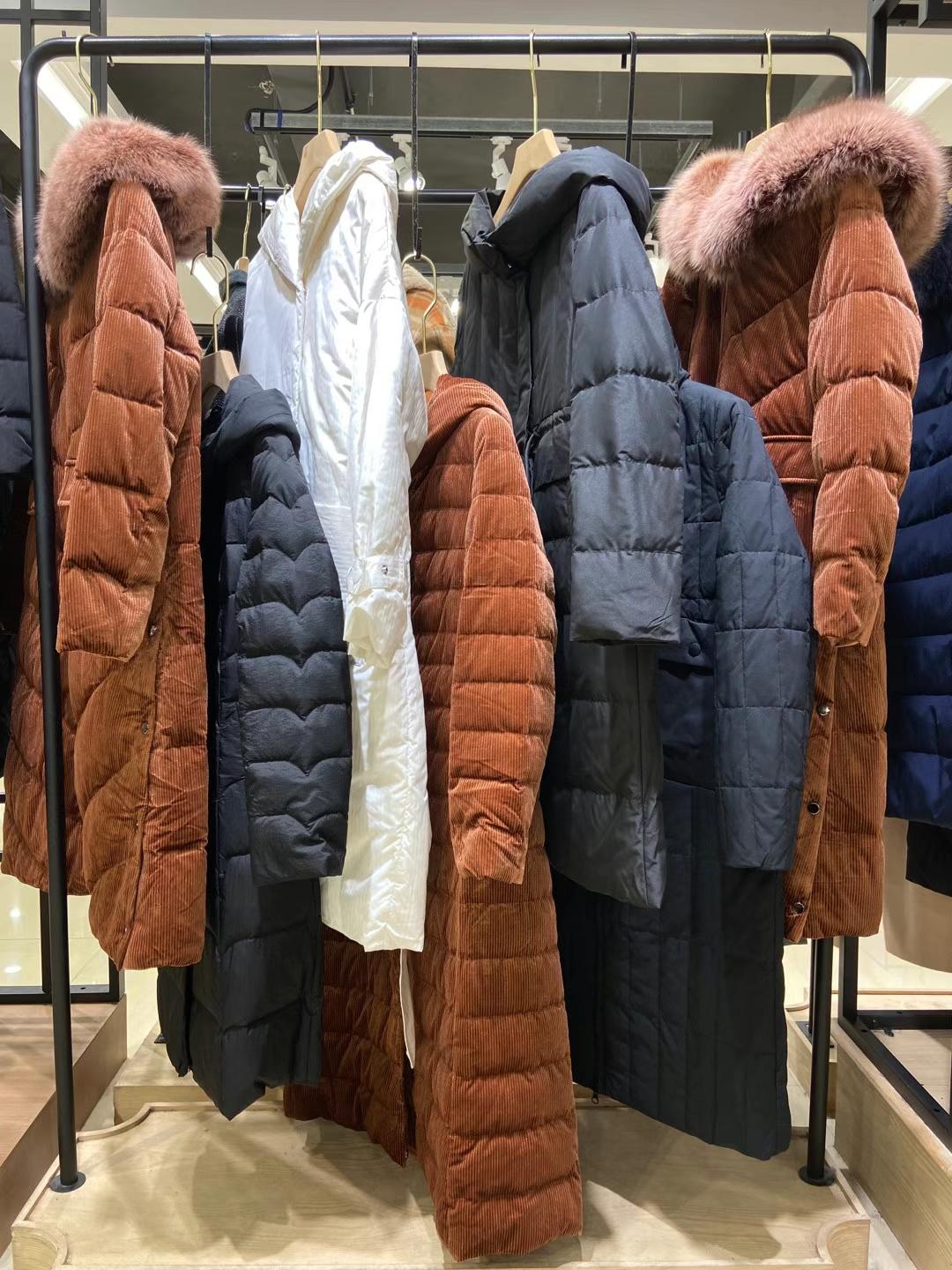 海蔓·嬌娜2021冬品牌折扣女裝批發(fā) 廣州一手精 品女裝批發(fā)