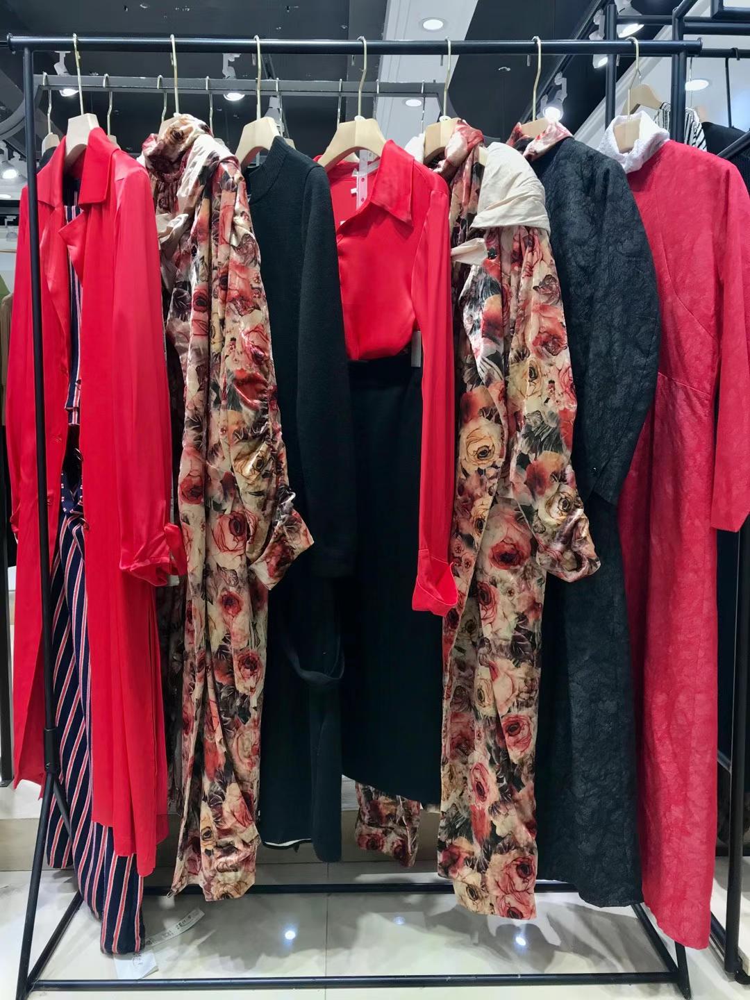 設(shè)計(jì)谷2021秋冬上高海 端品牌品牌折扣女裝批發(fā)