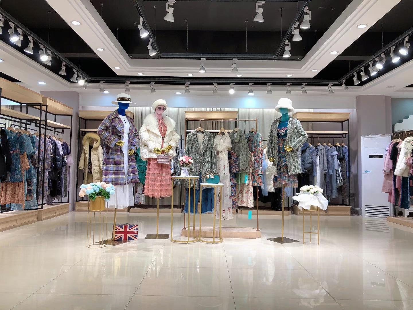 馬克華菲2021秋冬時(shí)尚品牌服裝庫(kù)存尾貨進(jìn)貨渠道