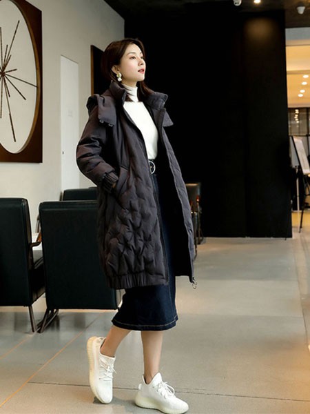 杭州高端 品牌艾尚雪羽絨服2021冬折扣女裝尾貨庫存批發(fā)