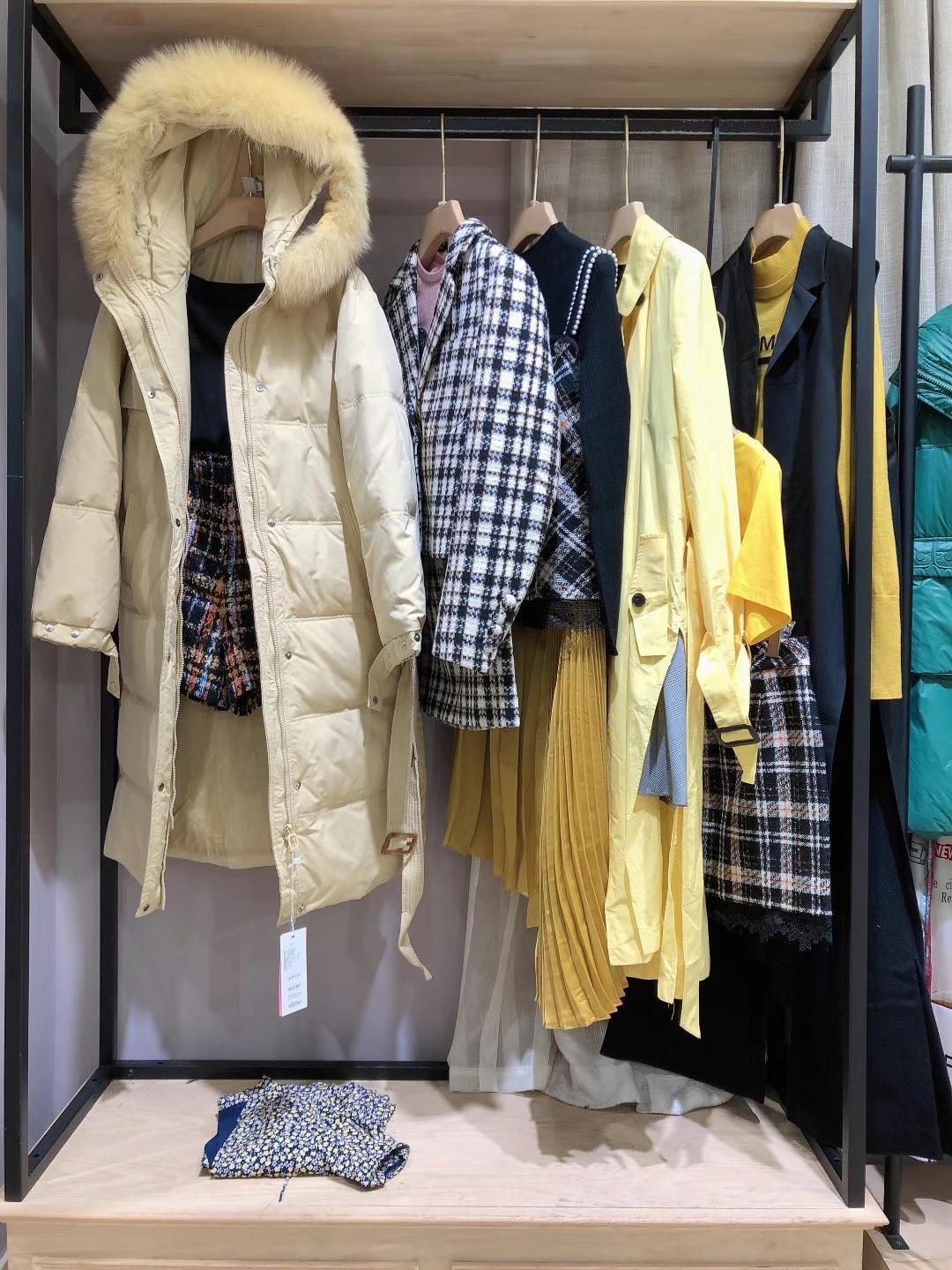 馬克華菲2021秋冬時(shí)尚品牌服裝庫(kù)存尾貨進(jìn)貨渠道