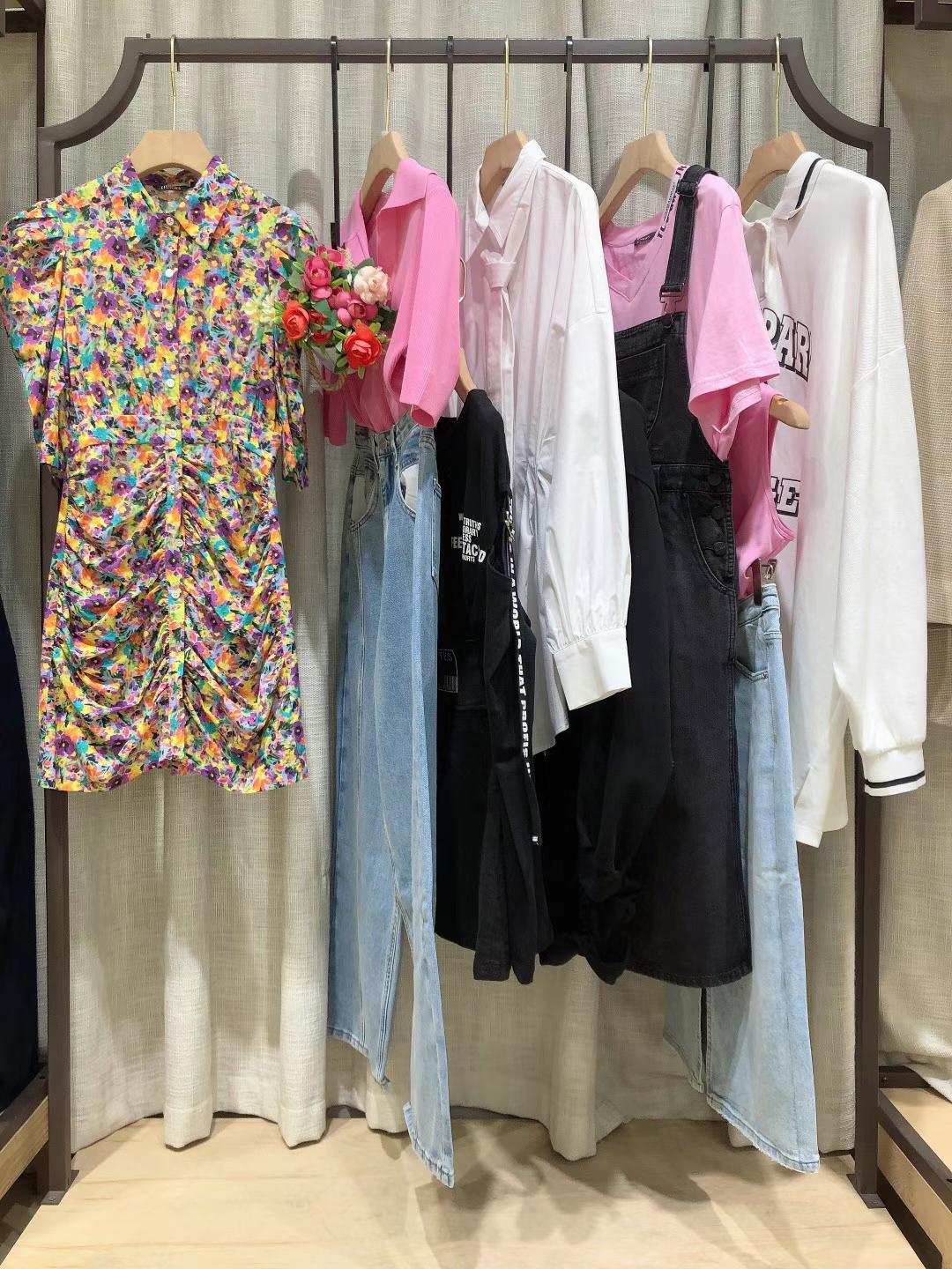 艾蜜雪2022春裝品牌折扣輕奢女裝批發(fā) 直播貨源女裝批發(fā)