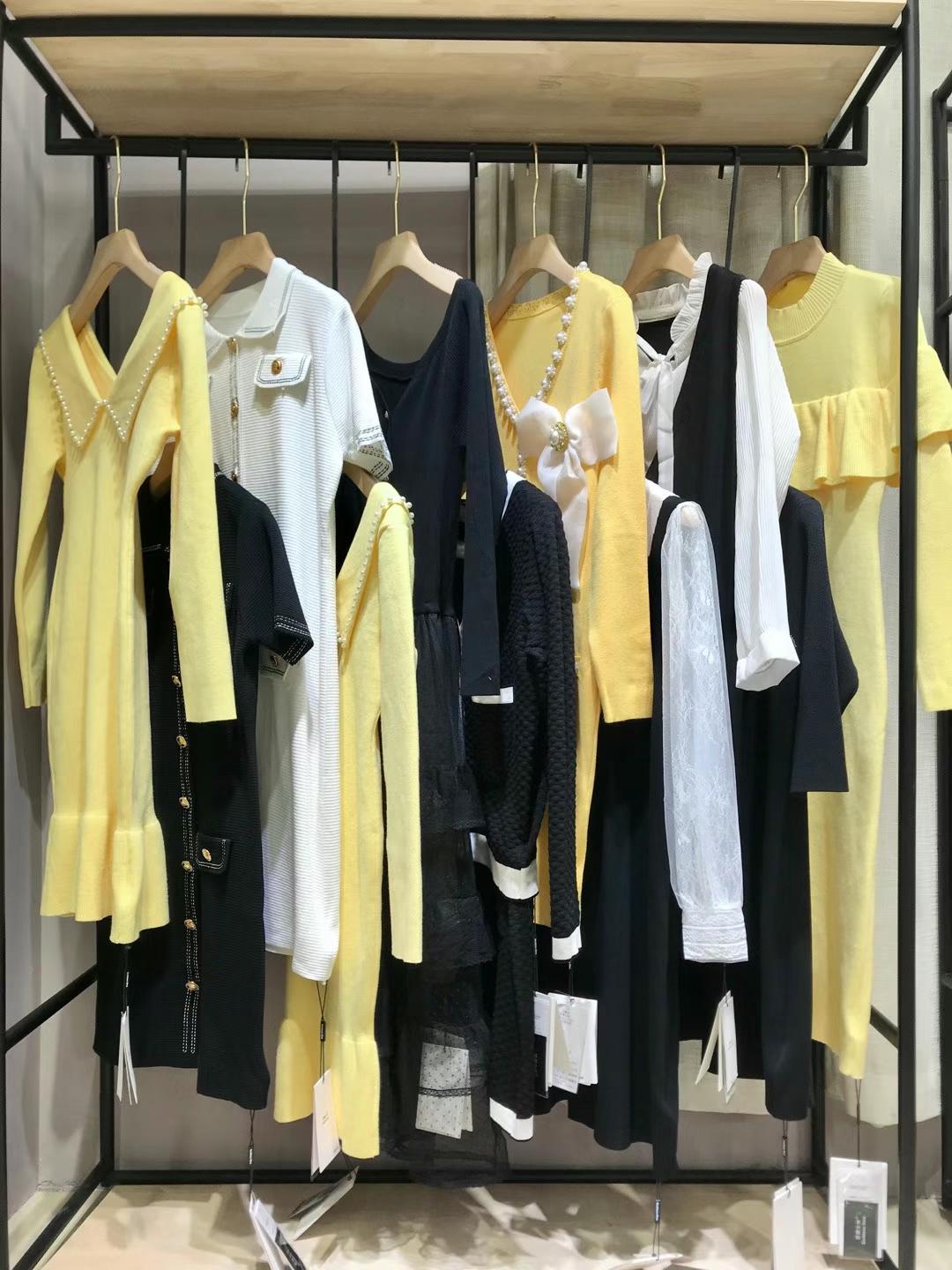 茜娜女神2021秋冬輕奢專柜品牌女裝折扣店走份貨源品牌大全