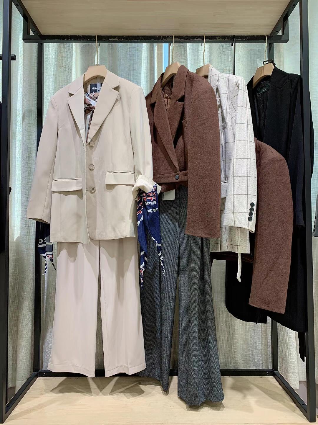 谷西女裝外套2021秋裝國(guó)內(nèi)一二線品牌撤柜女裝一手服裝貨源批發(fā)